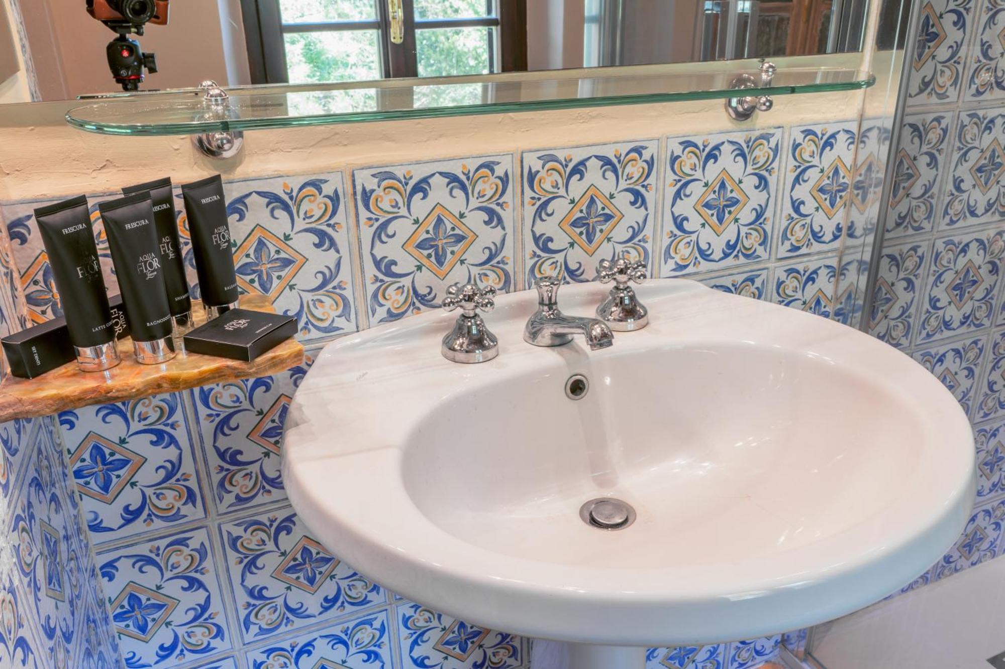Equo Suites Petrignano Del Lago Exteriör bild