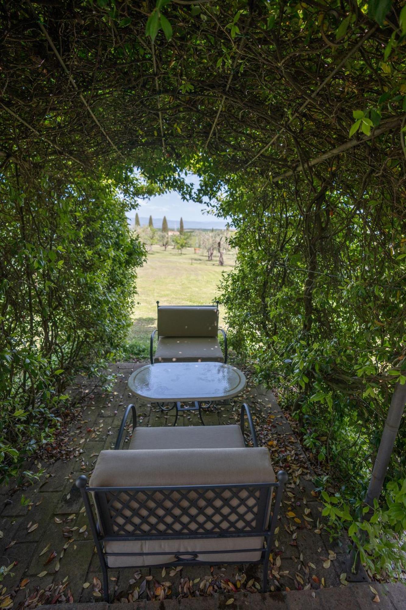 Equo Suites Petrignano Del Lago Exteriör bild