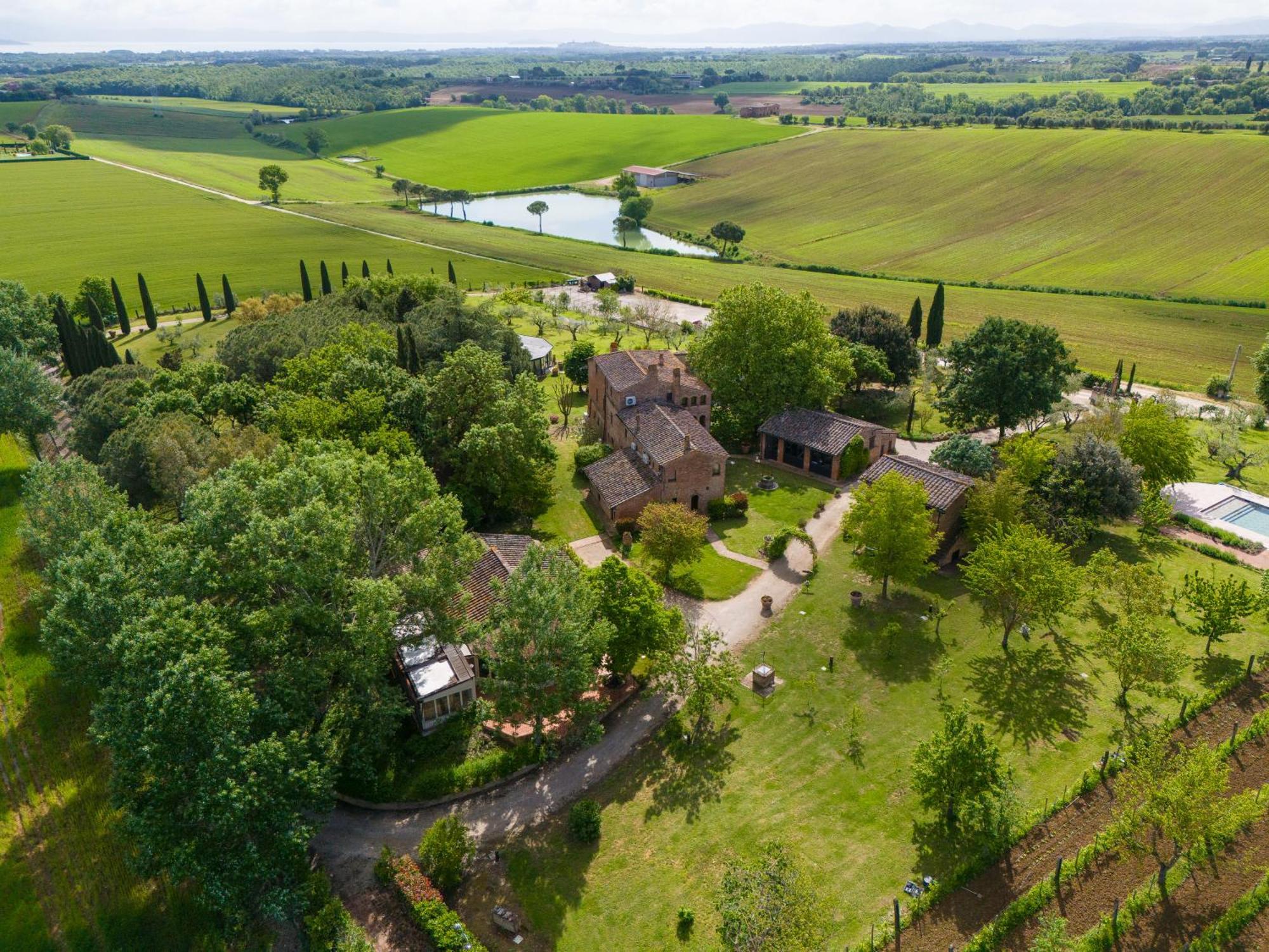 Equo Suites Petrignano Del Lago Exteriör bild