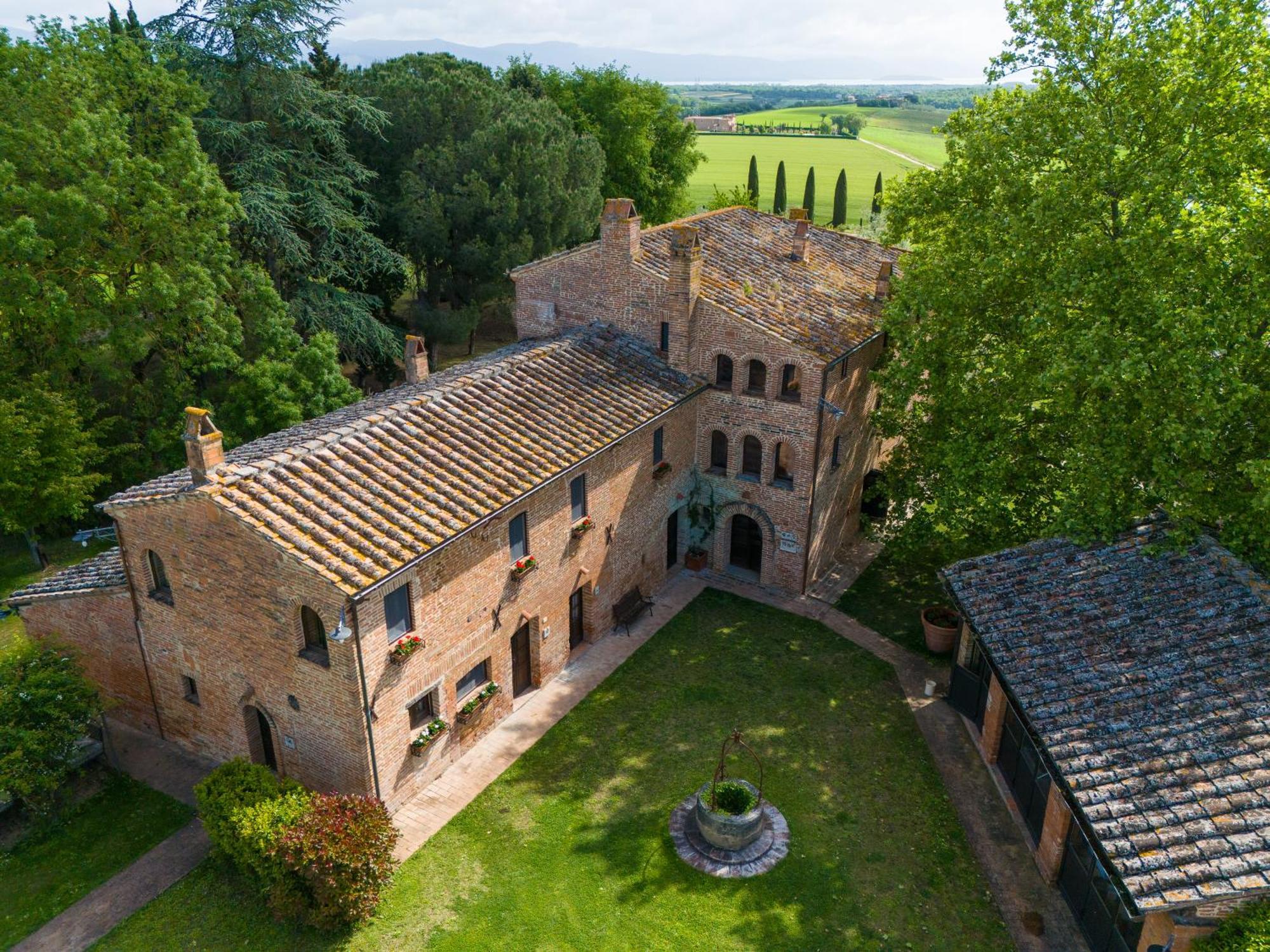 Equo Suites Petrignano Del Lago Exteriör bild