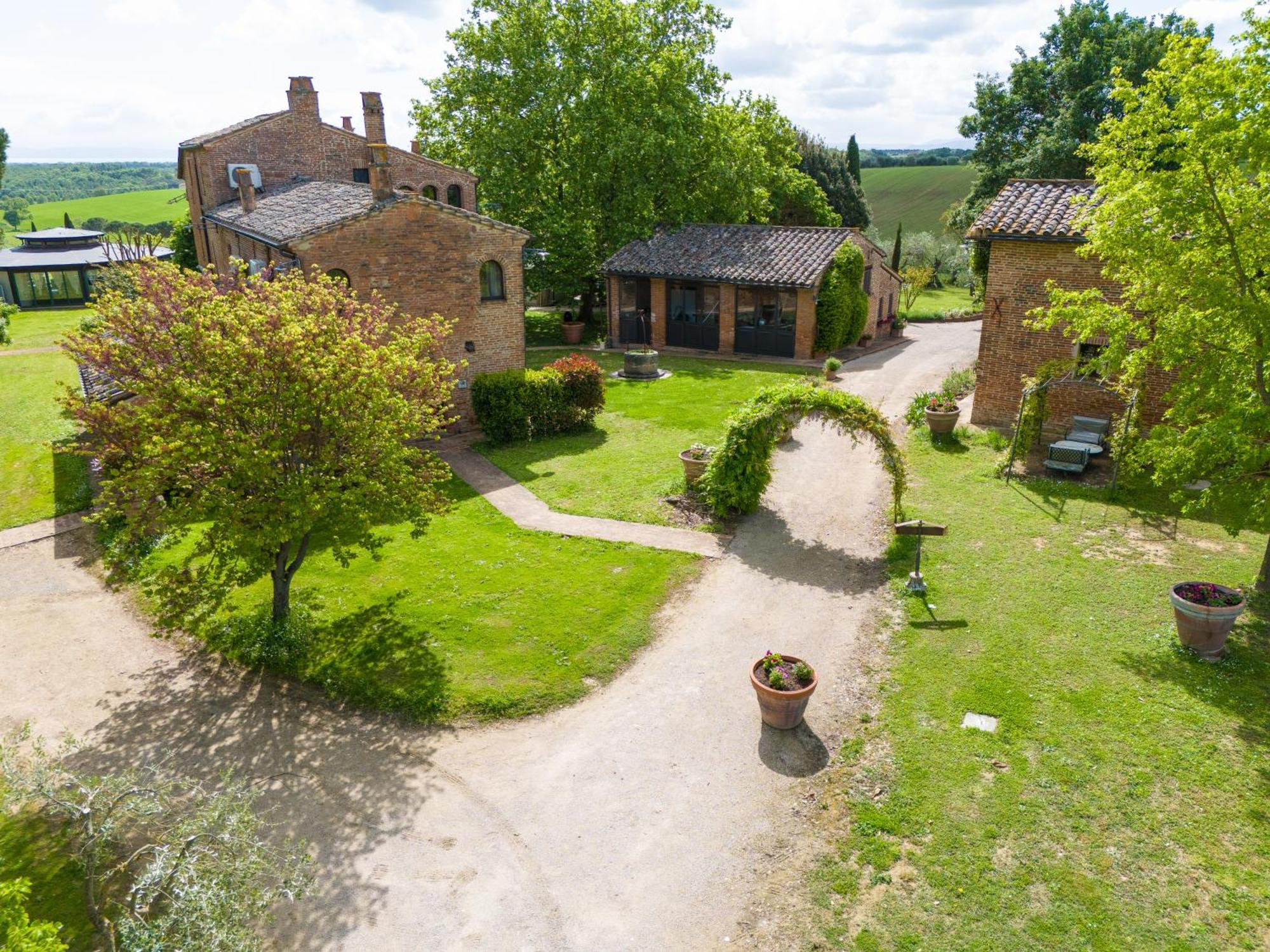 Equo Suites Petrignano Del Lago Exteriör bild