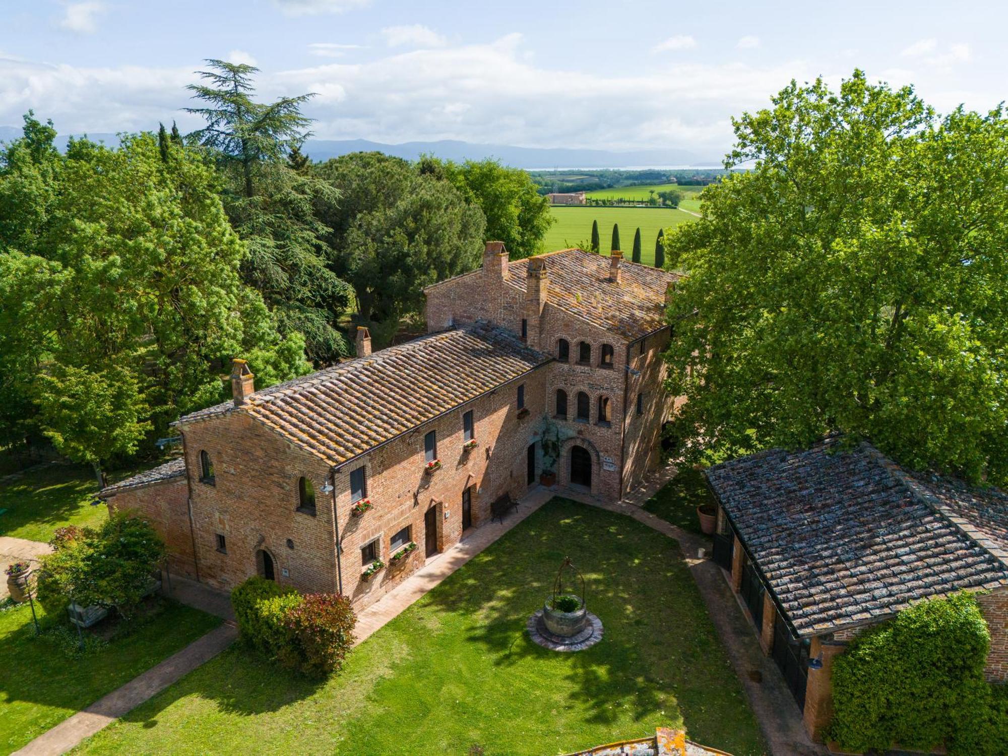 Equo Suites Petrignano Del Lago Exteriör bild